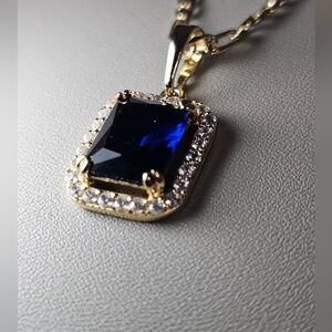 Elegant Gold and Blue Pendant Necklace
